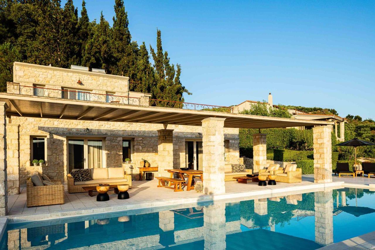 Villa Mantilari Wine Estate 7 Apartments 2 Private Pools 1 Heated Tennis Court Fitness Center Archanes Buitenkant foto