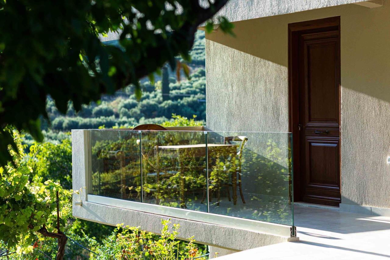 Villa Mantilari Wine Estate 7 Apartments 2 Private Pools 1 Heated Tennis Court Fitness Center Archanes Buitenkant foto