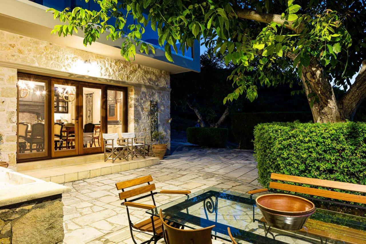 Villa Mantilari Wine Estate 7 Apartments 2 Private Pools 1 Heated Tennis Court Fitness Center Archanes Buitenkant foto
