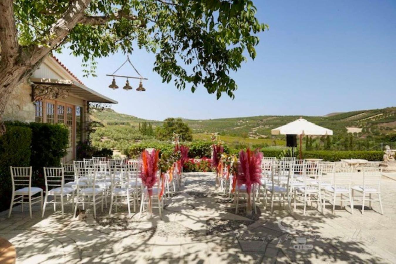 Villa Mantilari Wine Estate 7 Apartments 2 Private Pools 1 Heated Tennis Court Fitness Center Archanes Buitenkant foto